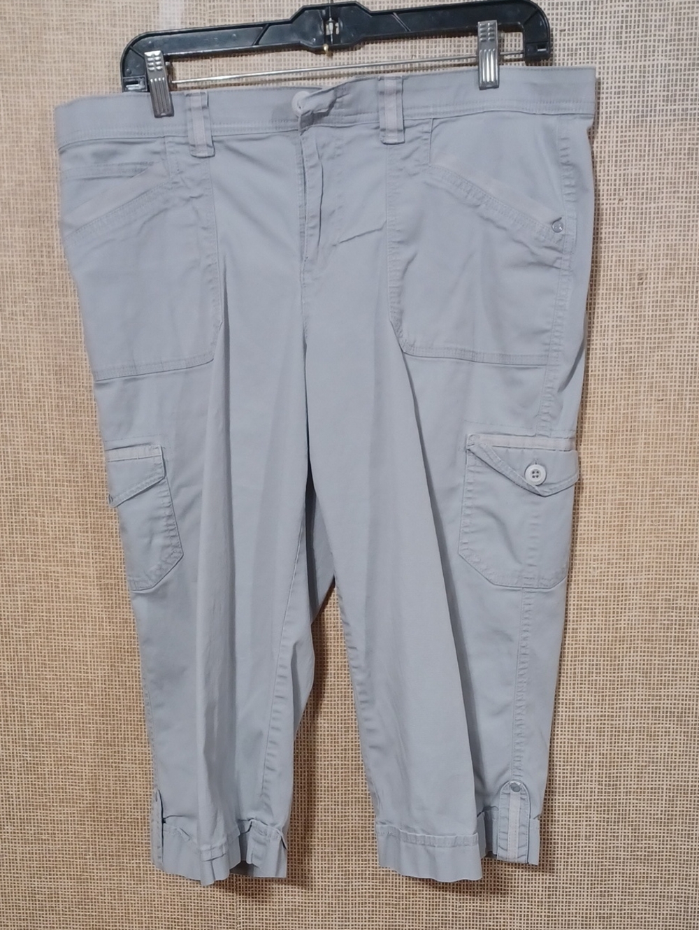 Gloria Vanderbilt Light Gray Cargo Capris